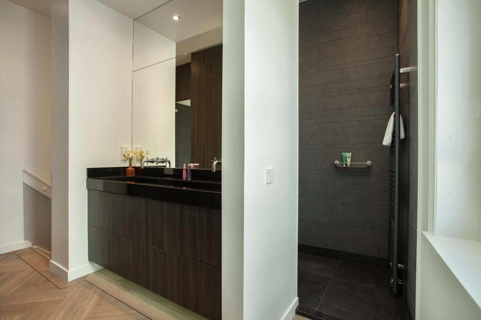 Stayci Serviced Denneweg Apartment *