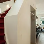 Stayci Serviced Denneweg Apartment