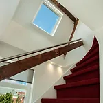 Stayci Serviced Denneweg Apartment